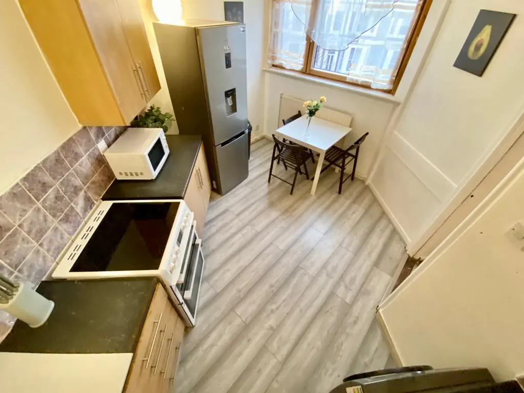 Double room near Imperial Wharf / Fulham Broadway